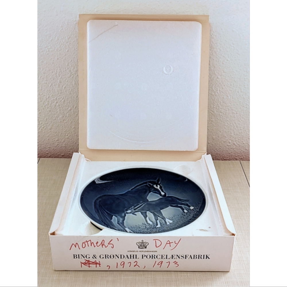B & G Bing & Grøndahl Copenhagen Porcelain Collector Plates Mother's Day 1972